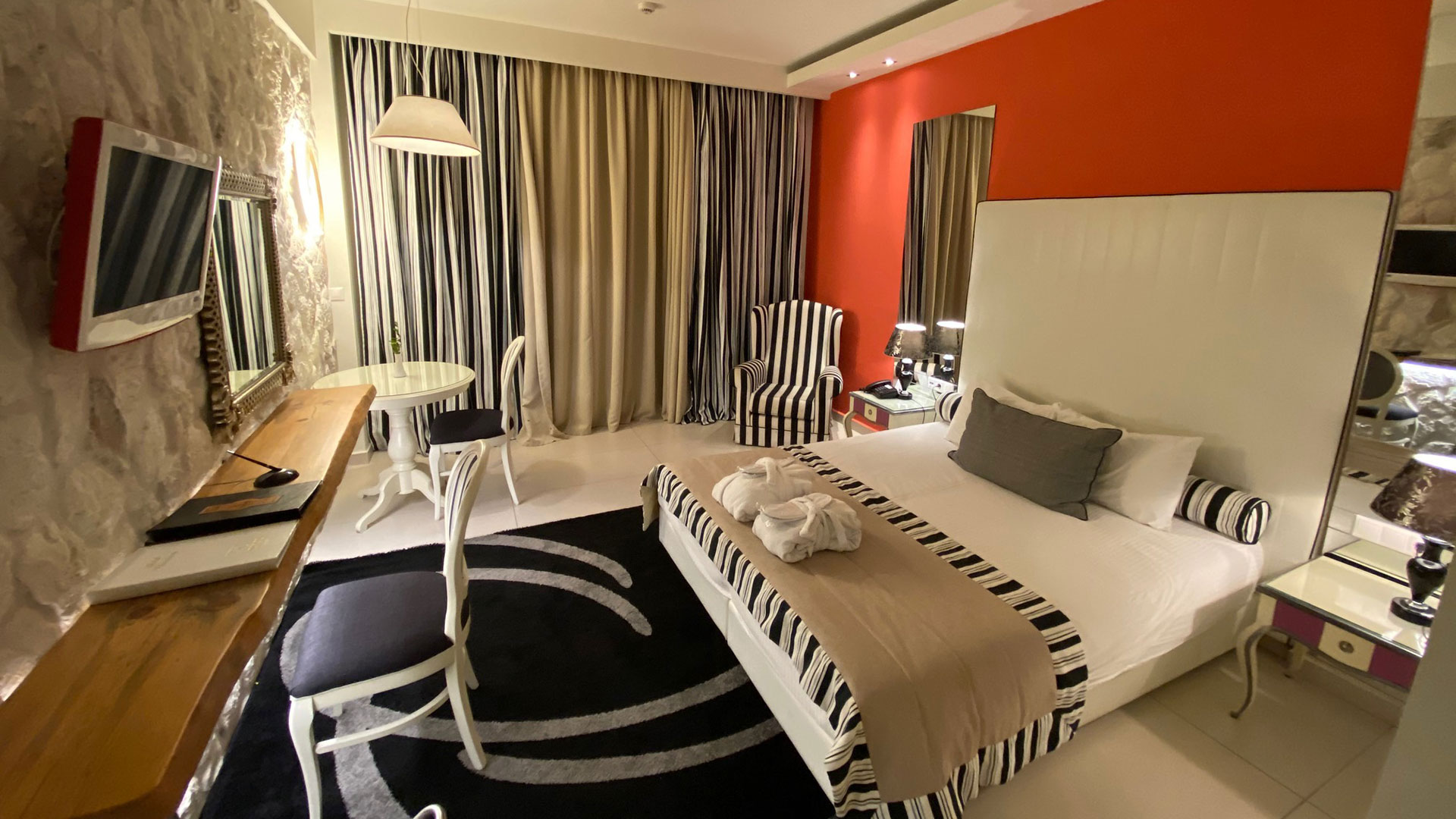 Superior Room with Mt. Olympus View