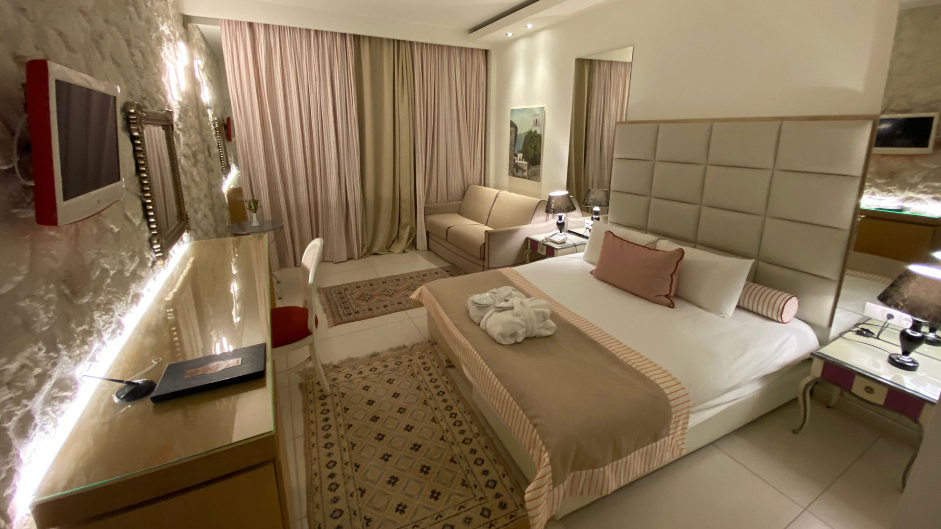 Superior Room with Mt. Olympus View