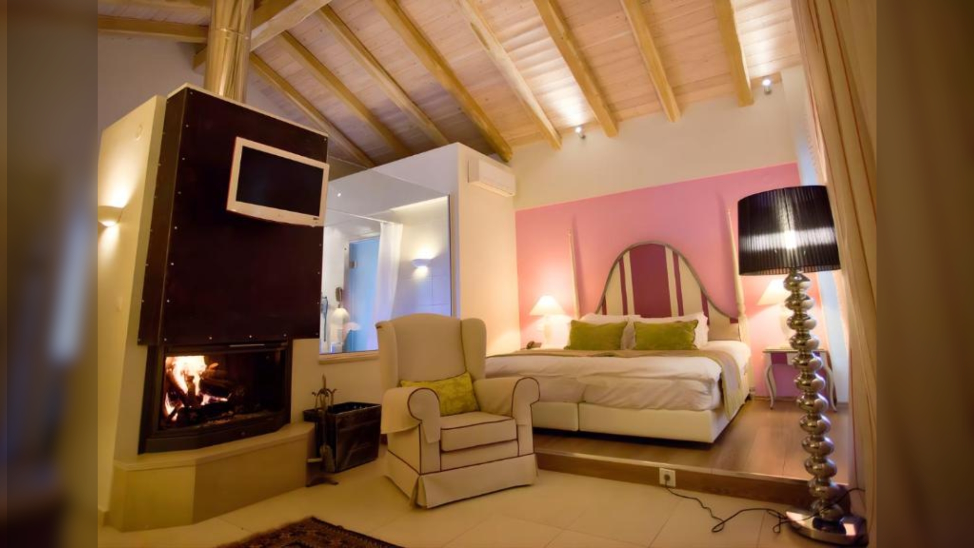 Suite with fireplace