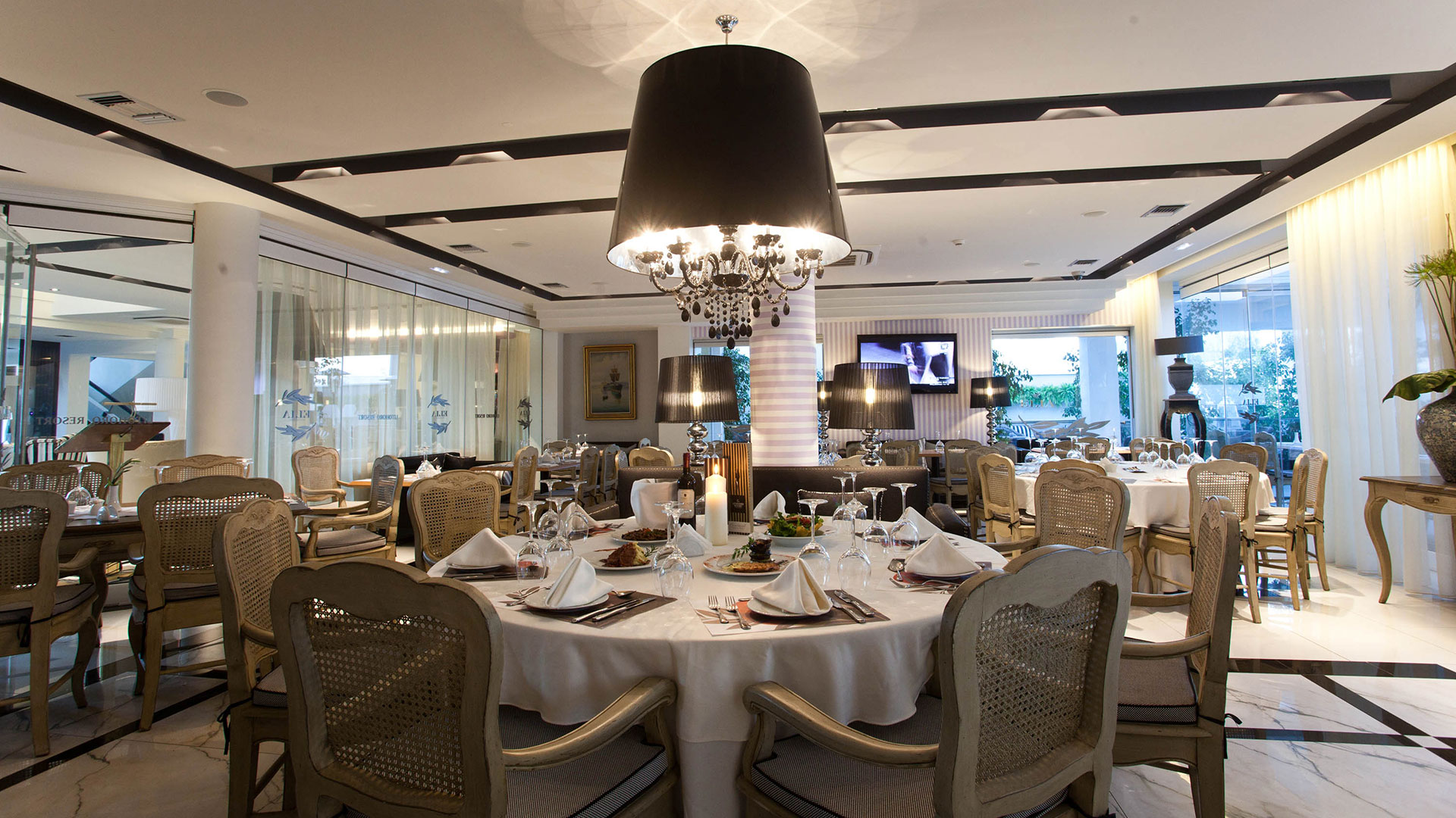 Elia Restaurant interior