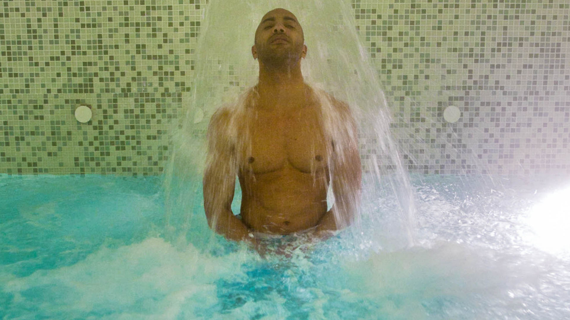 Hydrotherapy waterfall