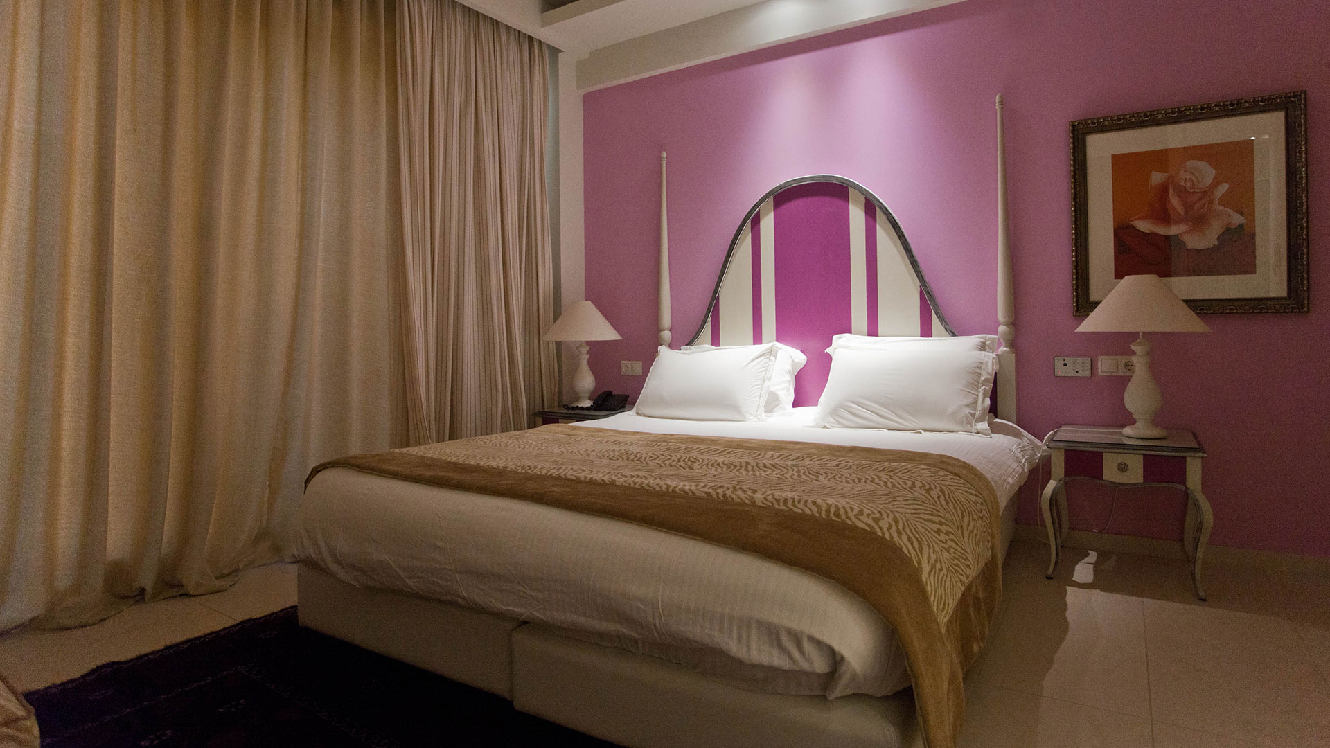 Pink classic room