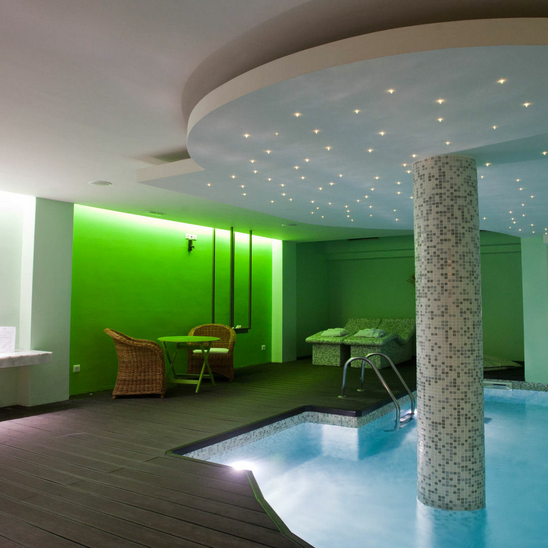Spa indoor pool